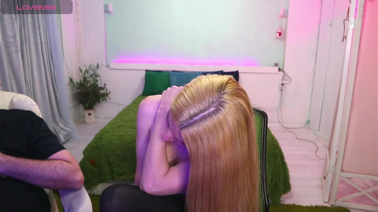 AlisaAleks Cam Model Chat April 10, 2026