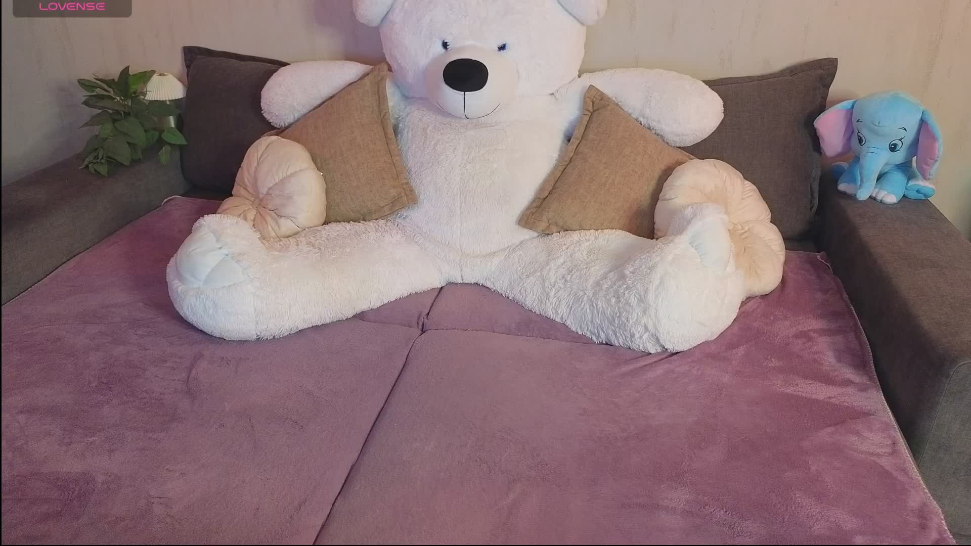 Rosalinelov Cam Model Chat April 11, 2026