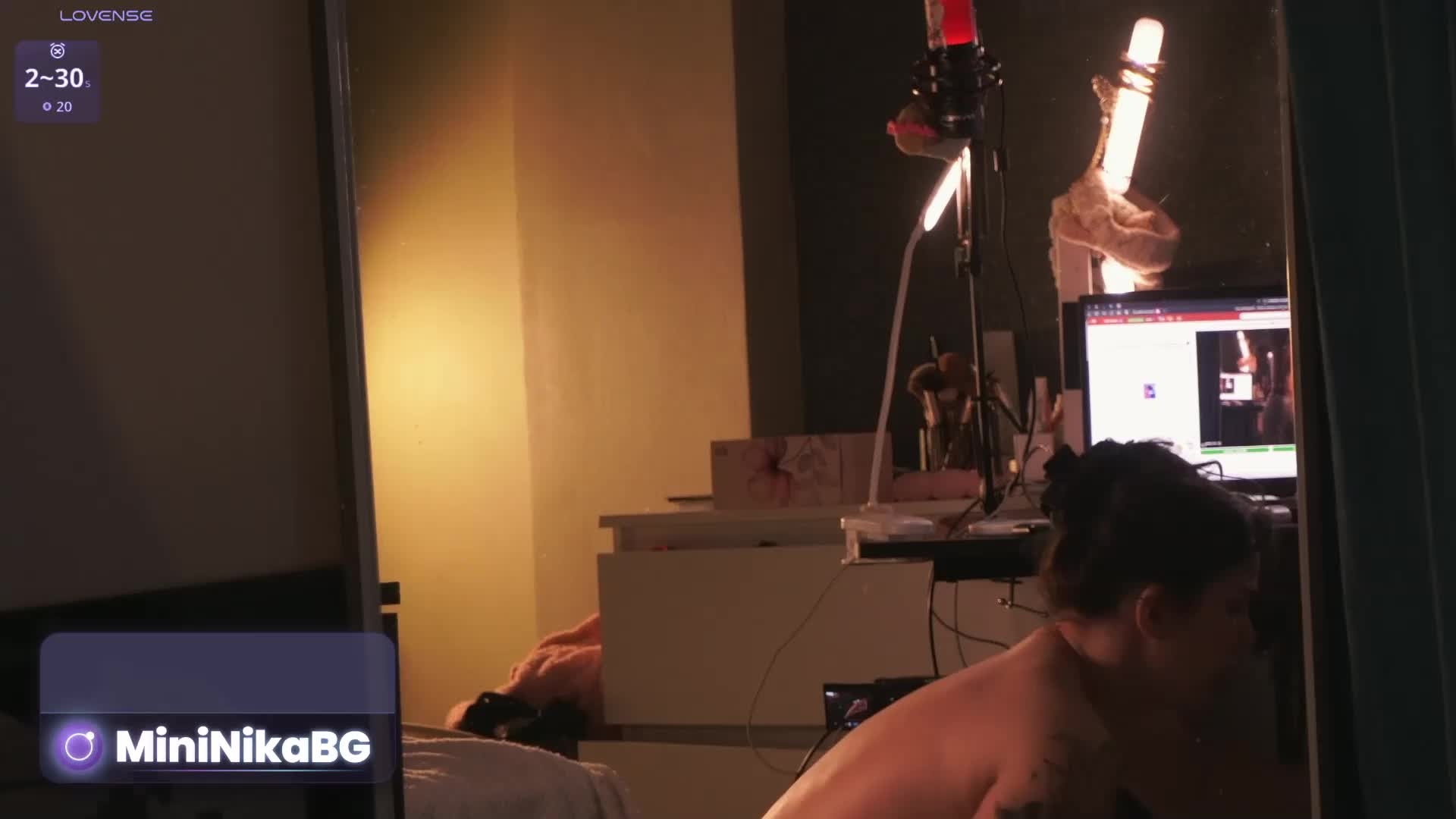 MiniNika Cam Model Chat April 11, 2026