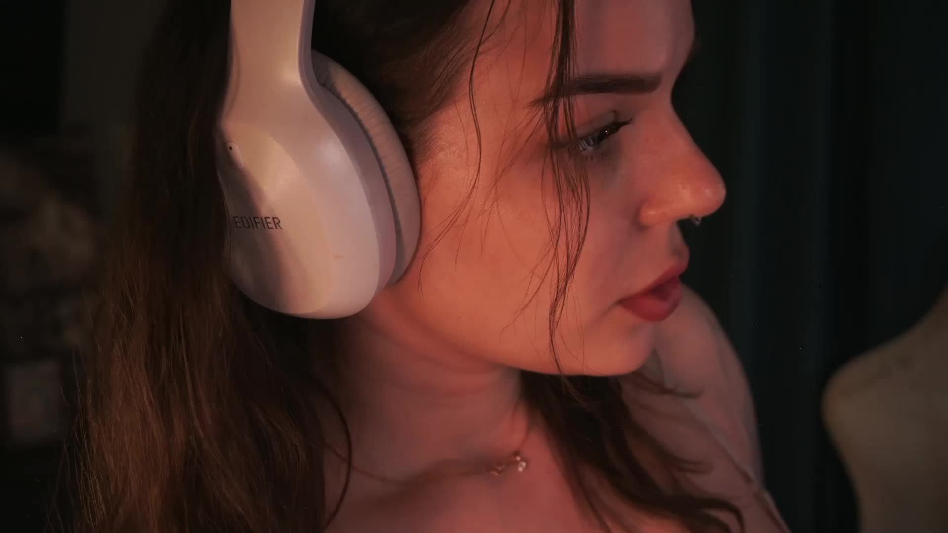 MiniNika Cam Model Chat April 11, 2026