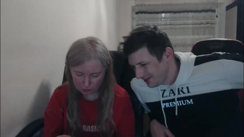 jenisandpeter Cam Model Chat April 11, 2026