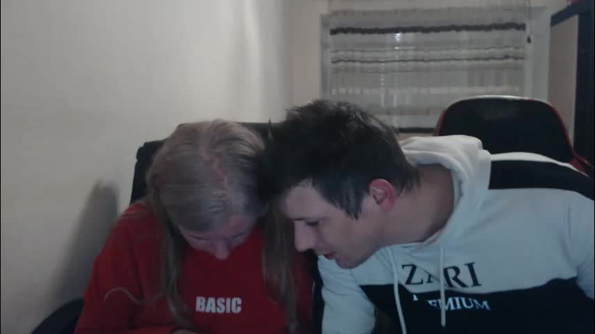 jenisandpeter Cam Model Chat April 11, 2026