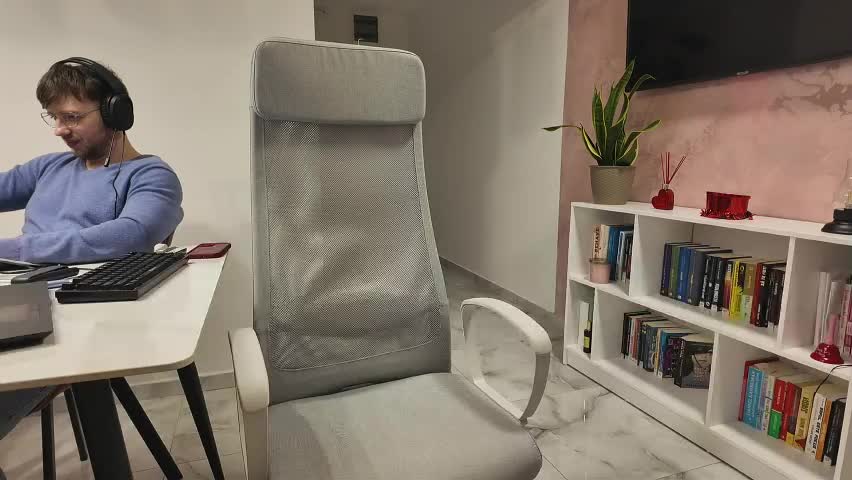 rrr1995 Cam Model Chat April 11, 2026