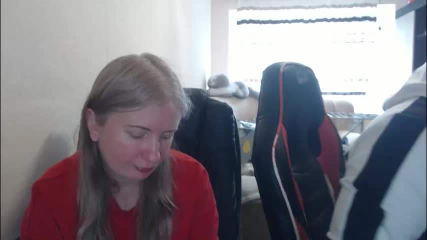 jenisandpeter Cam Model Chat April 11, 2026