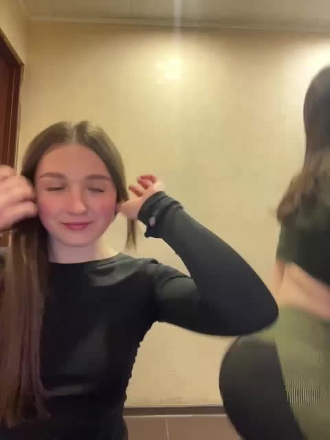 AHaHac_HaxpeH_B_yHuTa3 Cam Model Chat April 13, 2026