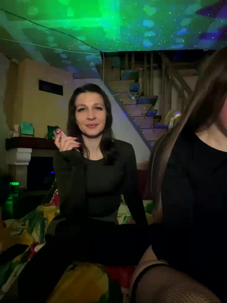 AHaHac_HaxpeH_B_yHuTa3 Cam Model Chat April 14, 2026