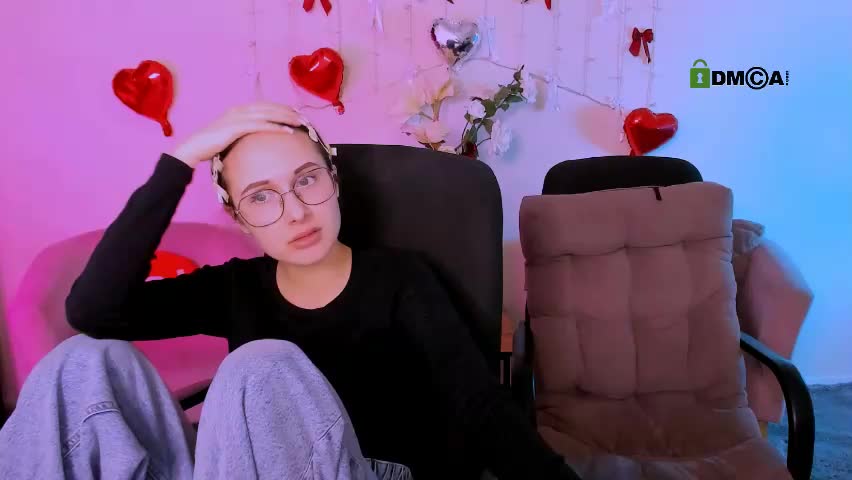 mona_cloud Cam Model Chat April 14, 2026