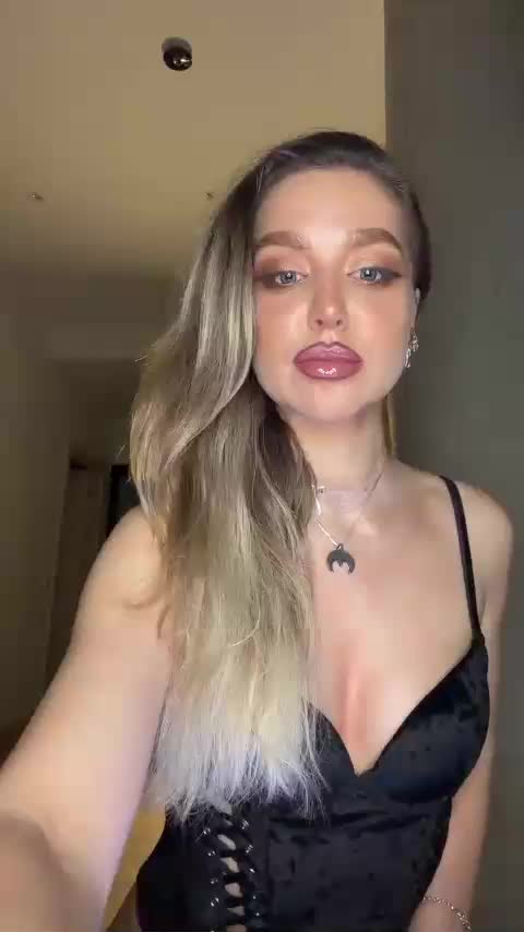 MistressX555 Cam Model Chat April 14, 2026