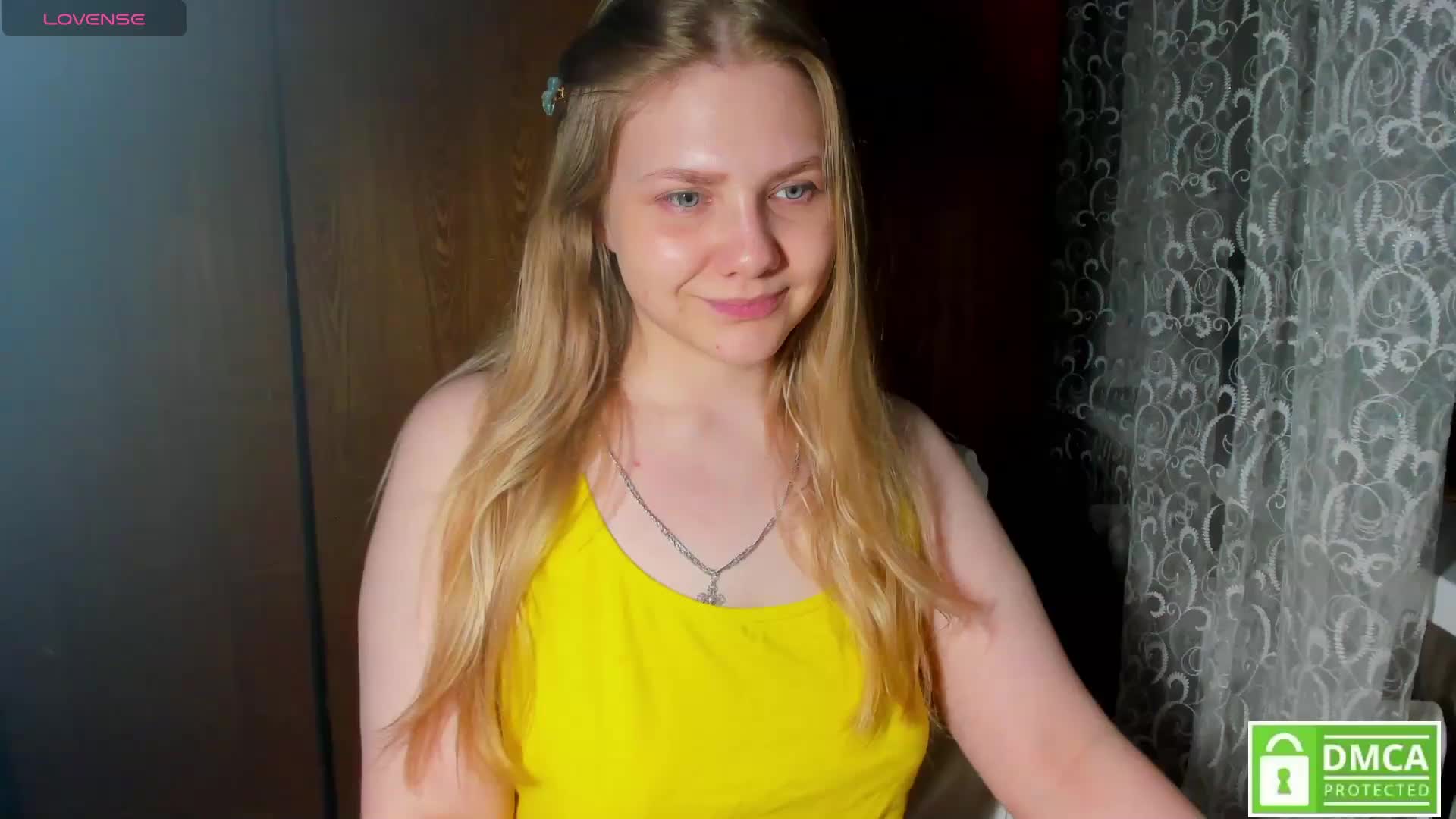 Emma-Frizea Cam Model Chat April 14, 2026