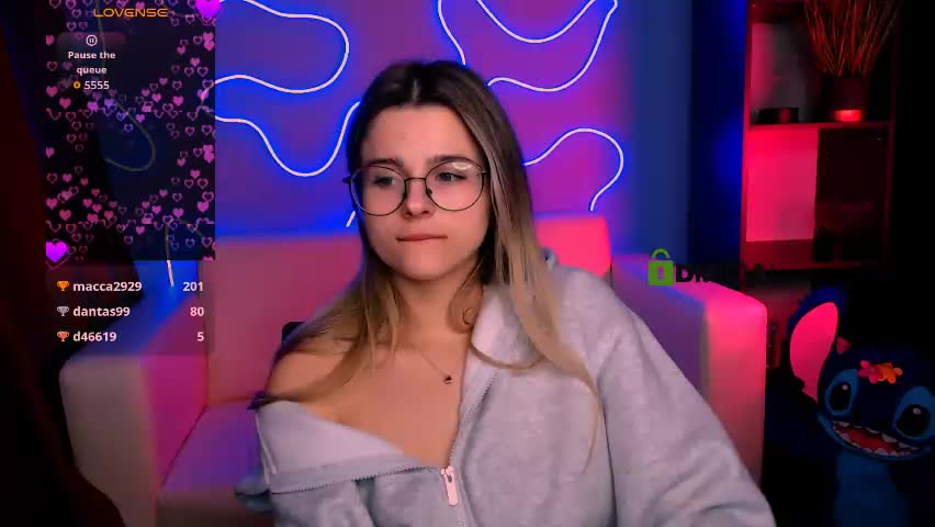 berry_alma Cam Model Chat April 14, 2026