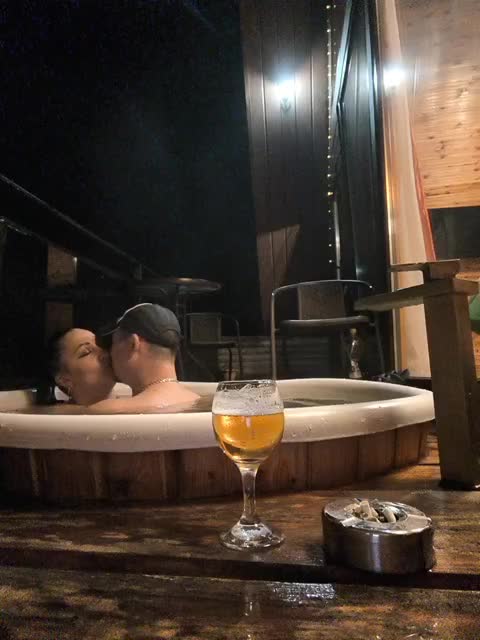 KissMyAss Cam Model Chat April 15, 2026