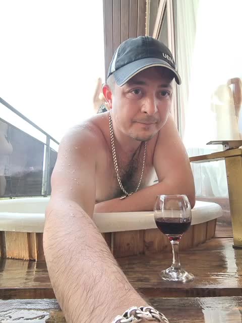 KissMyAss Cam Model Chat April 15, 2026