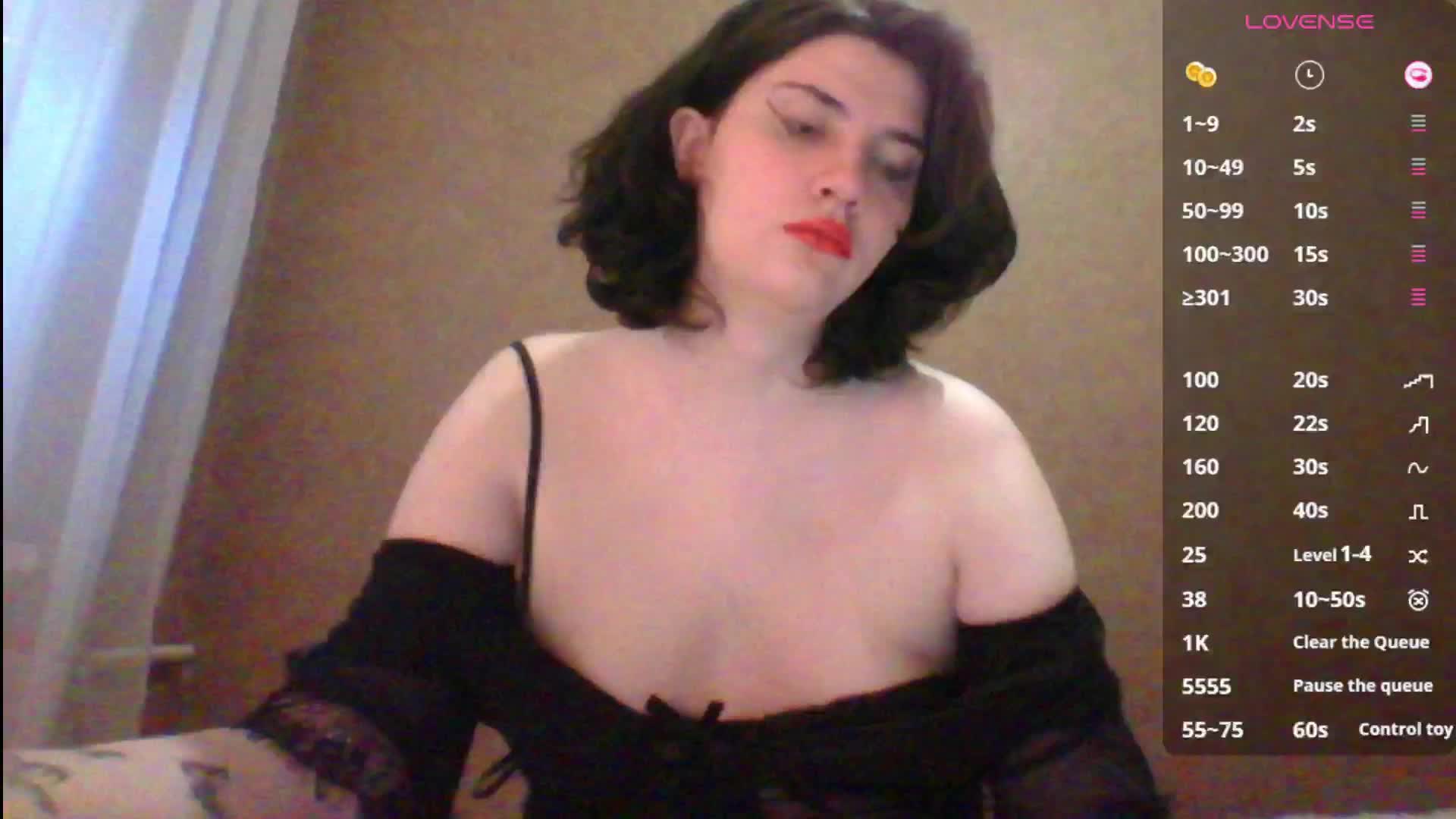 Macallani_2026-04-14_18-08-55_588 Cam Model Chat April 15, 2026