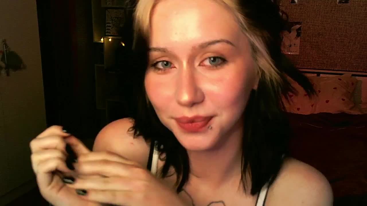 velvetsunrise Cam Model Chat April 15, 2026