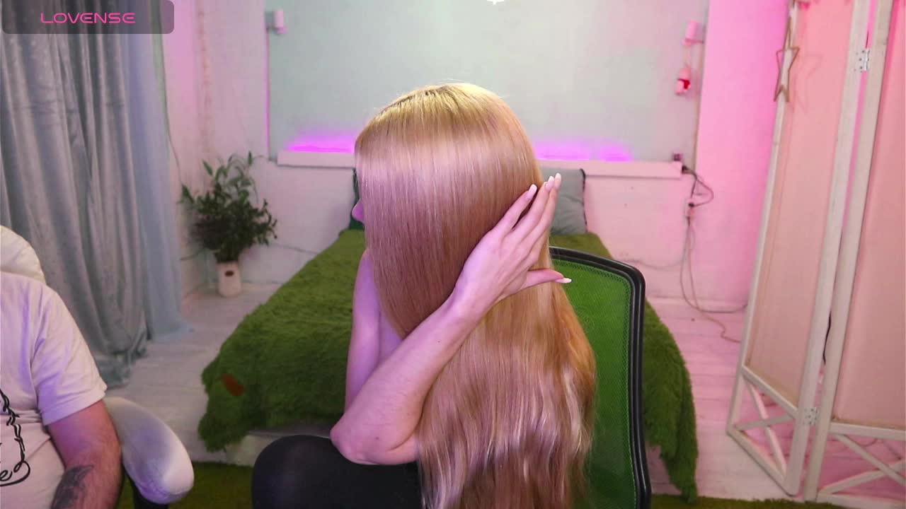 AlisaAleks Cam Model Chat April 16, 2026