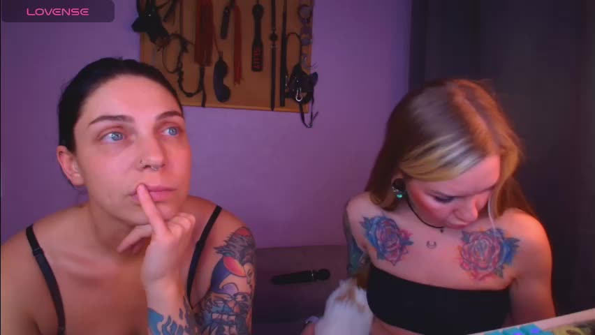 carrie_moonshine Cam Model Chat April 16, 2026