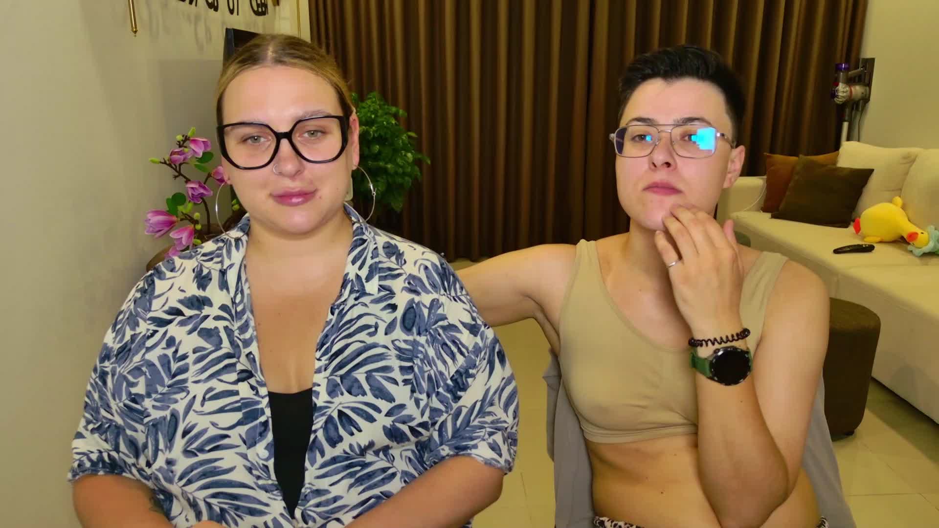 dreamteamgirls Cam Model Chat April 16, 2026