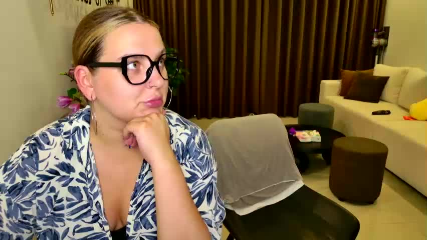chloe_x_ Cam Model Chat April 16, 2026