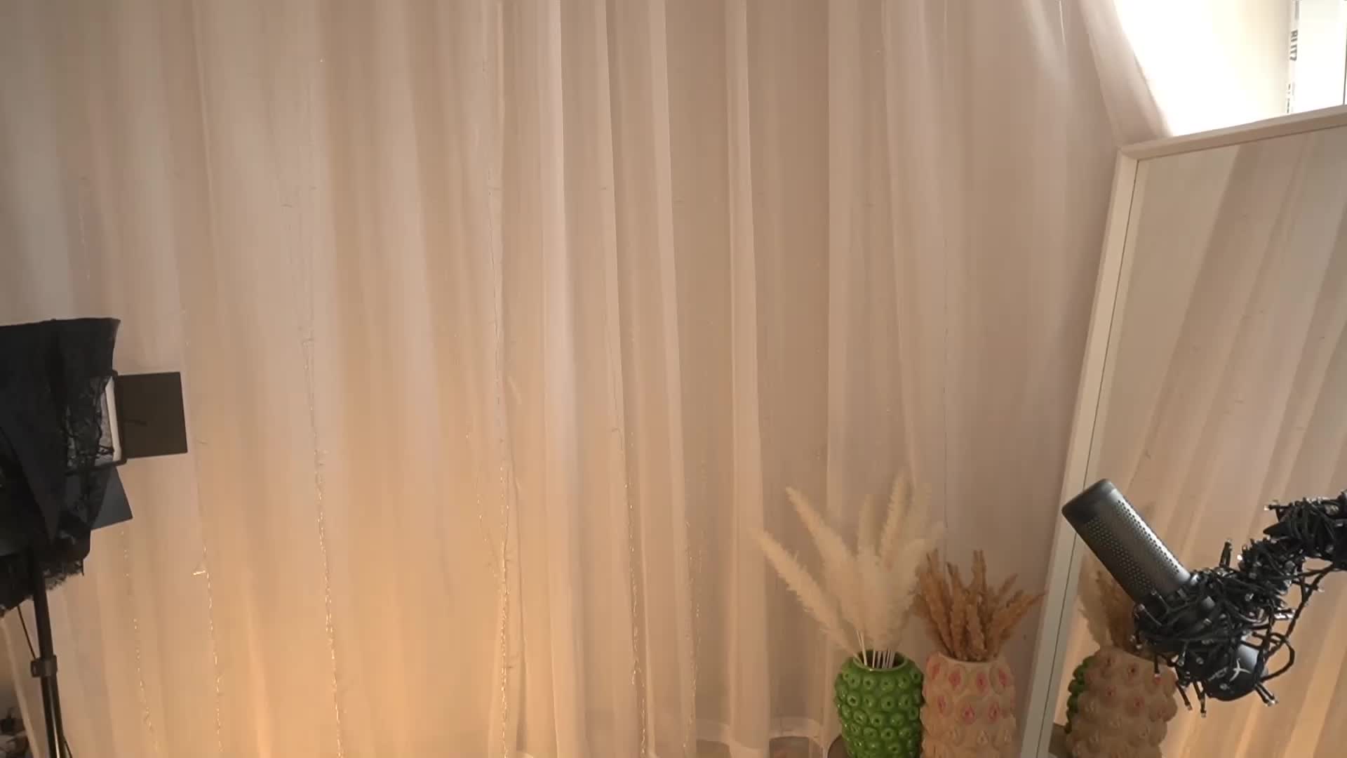 PONI_DI Cam Model Chat April 16, 2026