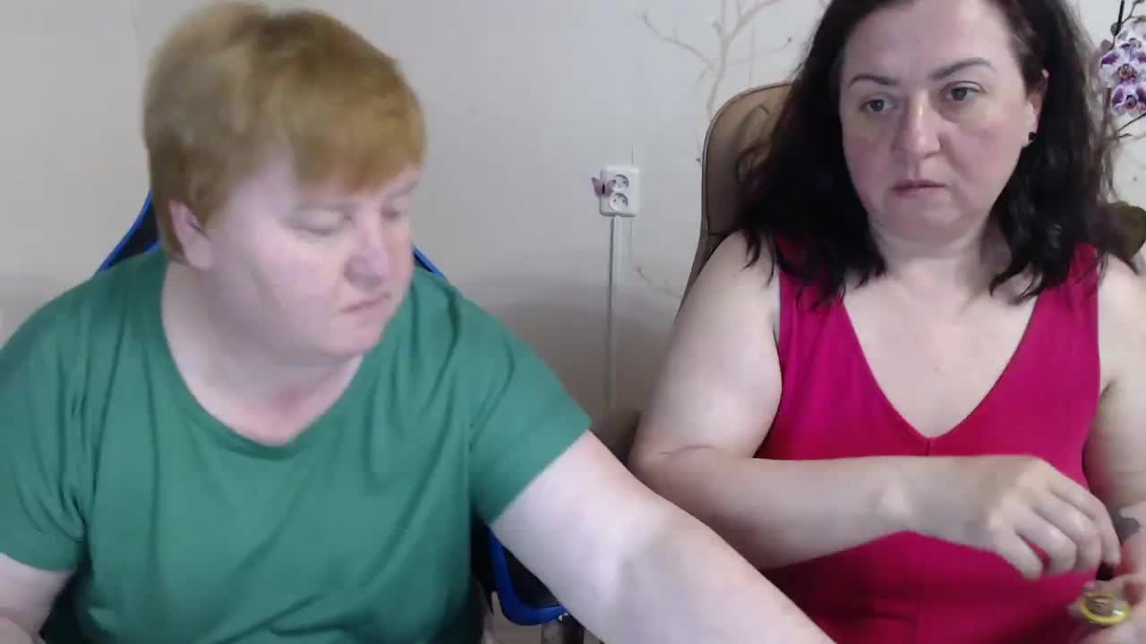 XMollyJaneEX Cam Model Chat April 17, 2026