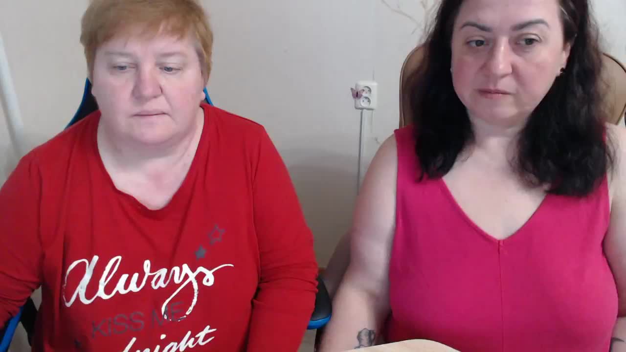 XMollyJaneEX Cam Model Chat April 17, 2026