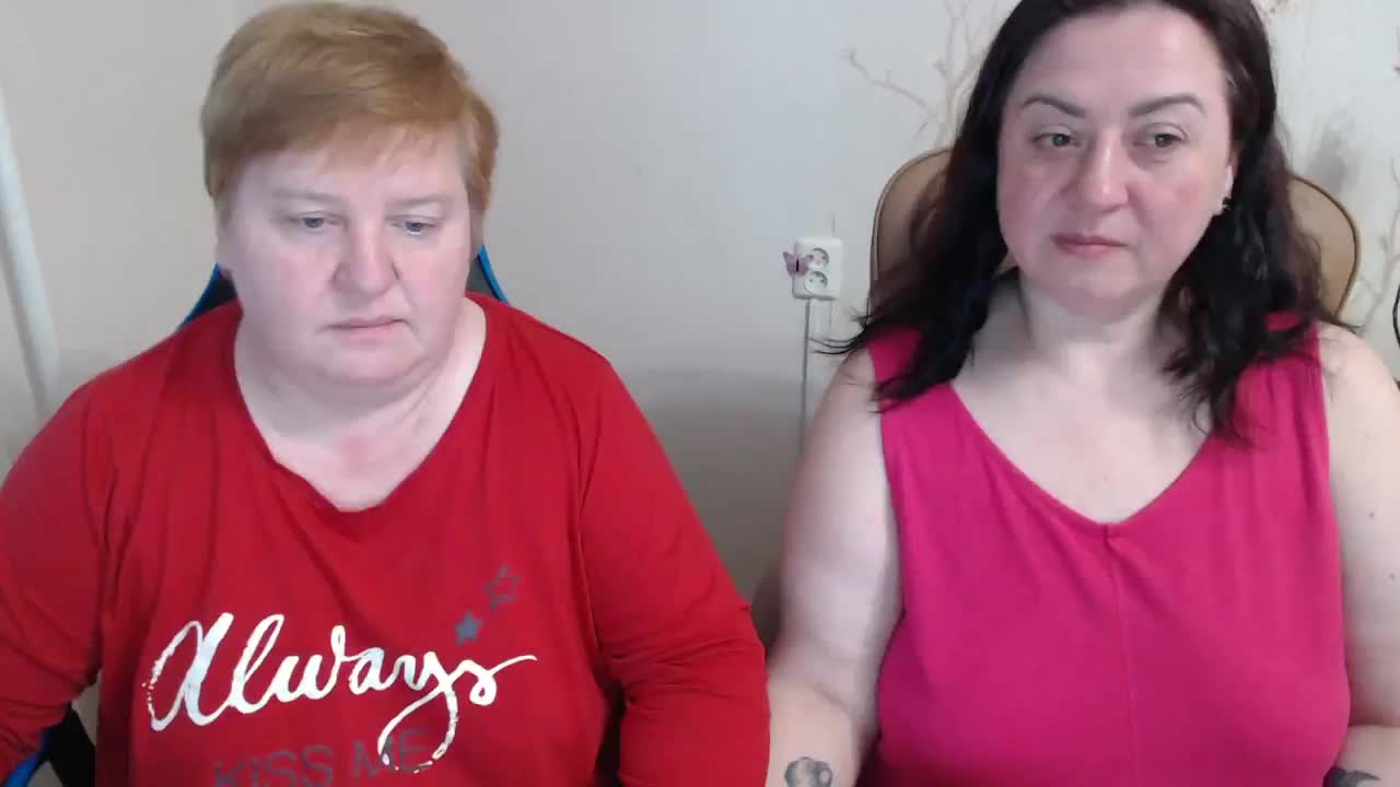 XMollyJaneEX Cam Model Chat April 17, 2026