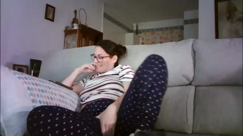 lolahueso Cam Model Chat April 18, 2026