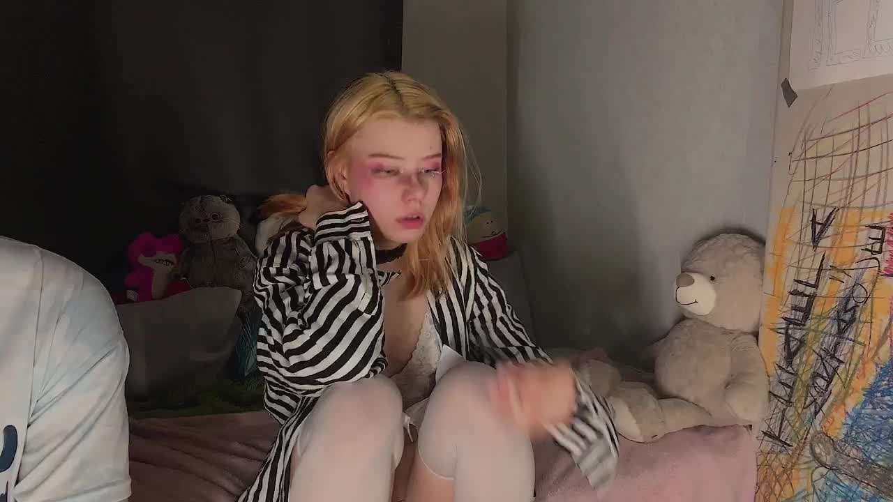 Z0mb1el0ll1 Cam Model Chat April 20, 2026