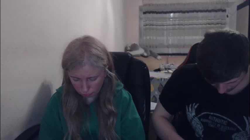 jenisandpeter Cam Model Chat April 20, 2026