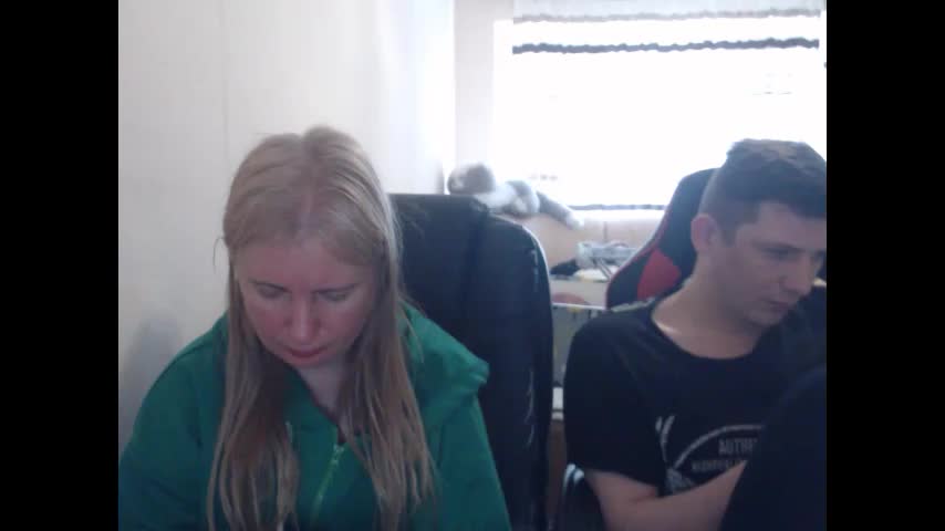 jenisandpeter Cam Model Chat April 21, 2026