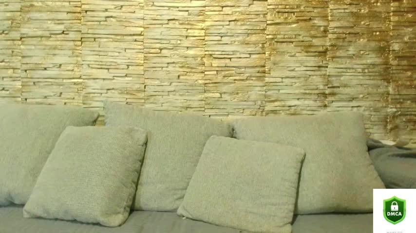 sarah_miaaa Cam Model Chat April 22, 2026