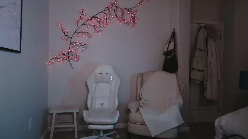daisyy888 Cam Model Chat April 22, 2026