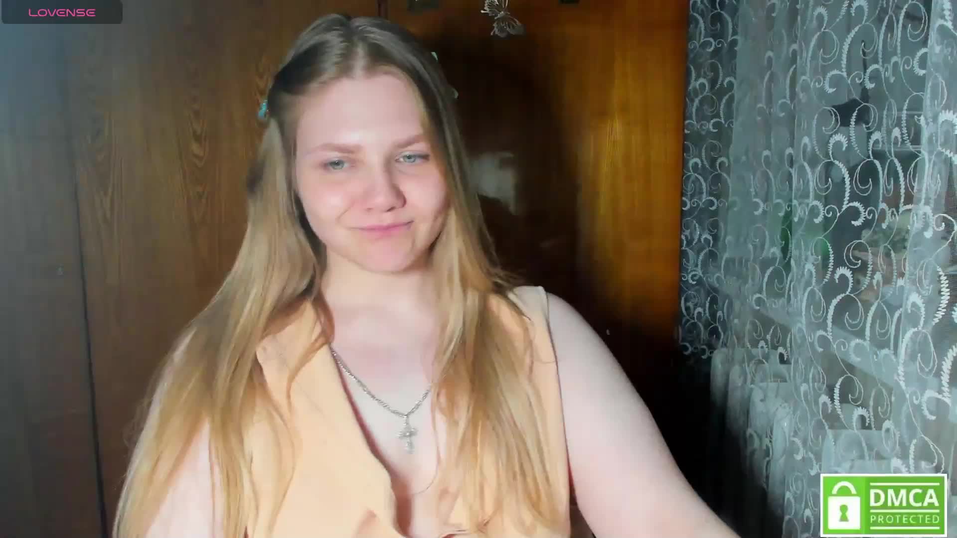 Emma-Frizea Cam Model Chat April 22, 2026