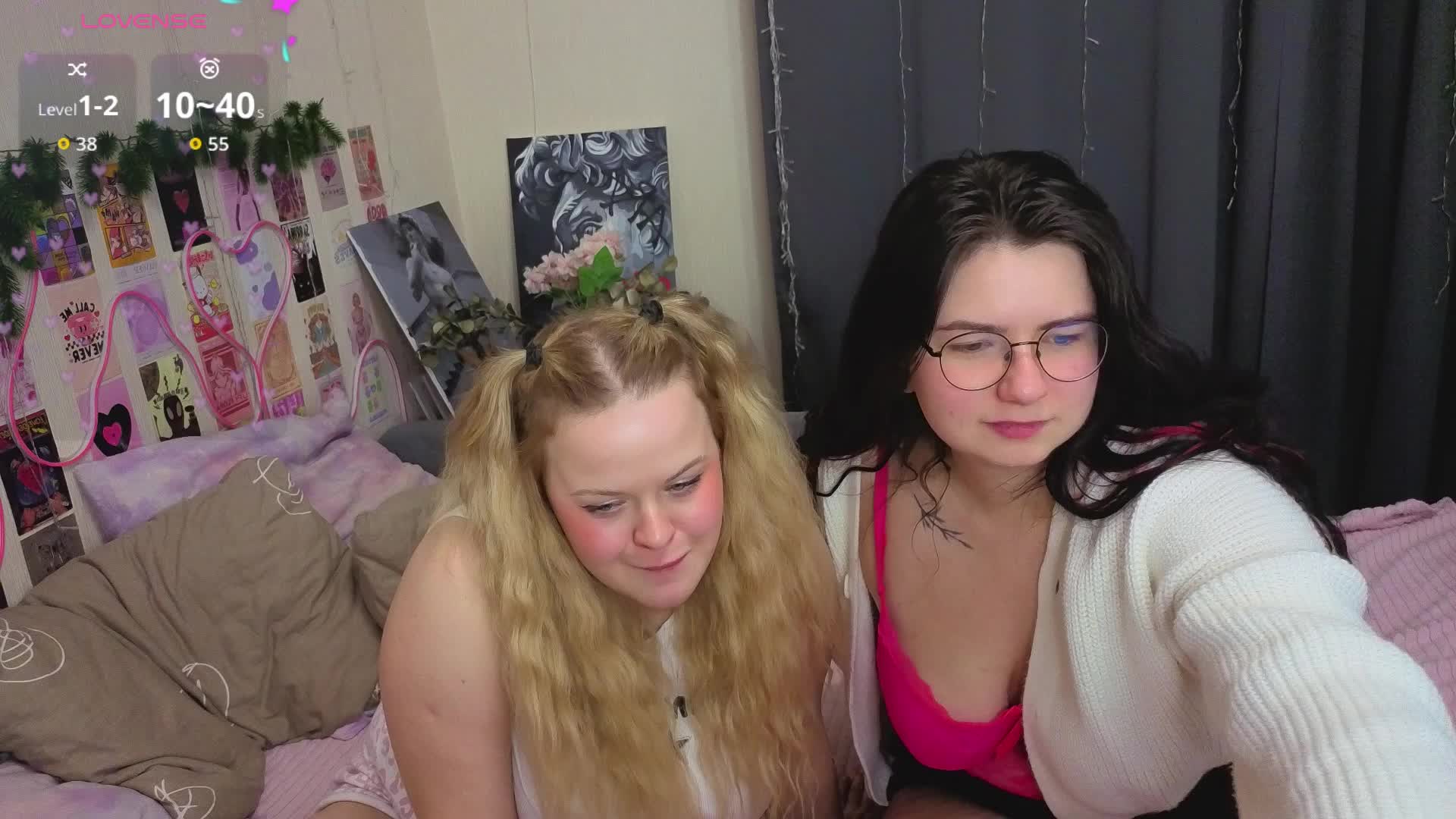 Kitty-and-Hannah Cam Model Chat April 22, 2026
