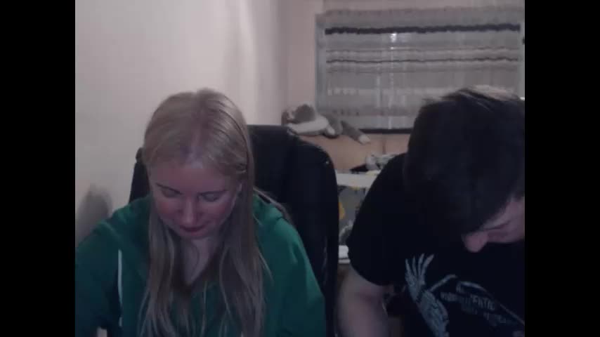 jenisandpeter Cam Model Chat April 22, 2026