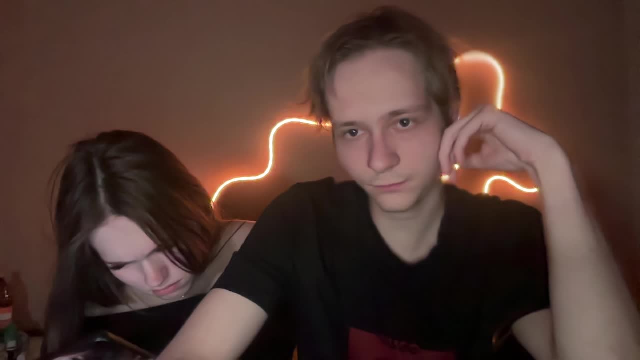 titsDestroy2007 Cam Model Chat April 22, 2026