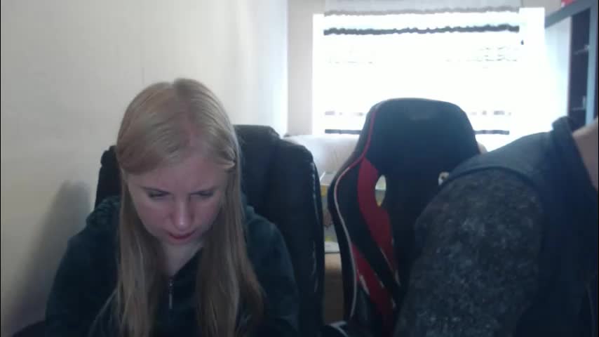 jenisandpeter Cam Model Chat April 24, 2026