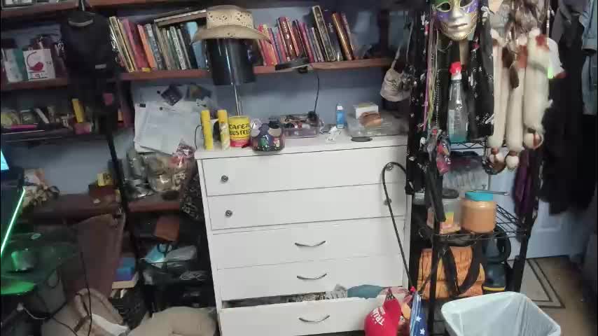 pink_black Cam Model Chat April 27, 2026