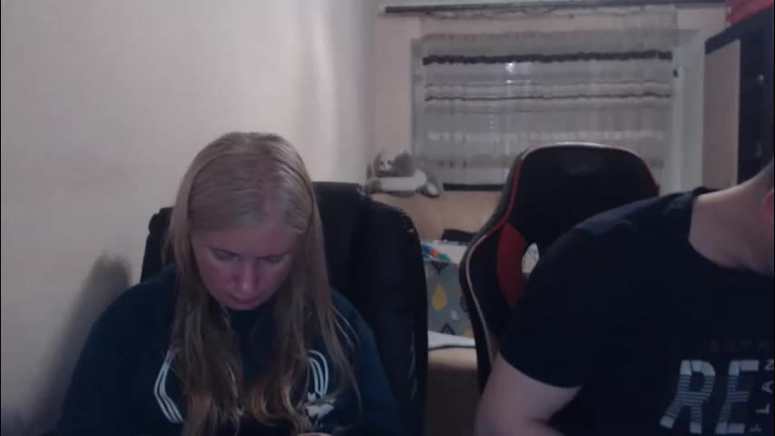 jenisandpeter Cam Model Chat April 27, 2026