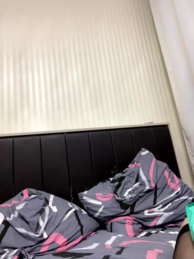 zaebokroom999 Cam Model Chat April 27, 2026