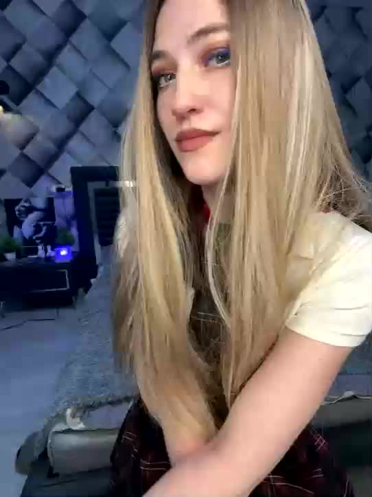 Alinagilberd03 Cam Model Chat April 29, 2026