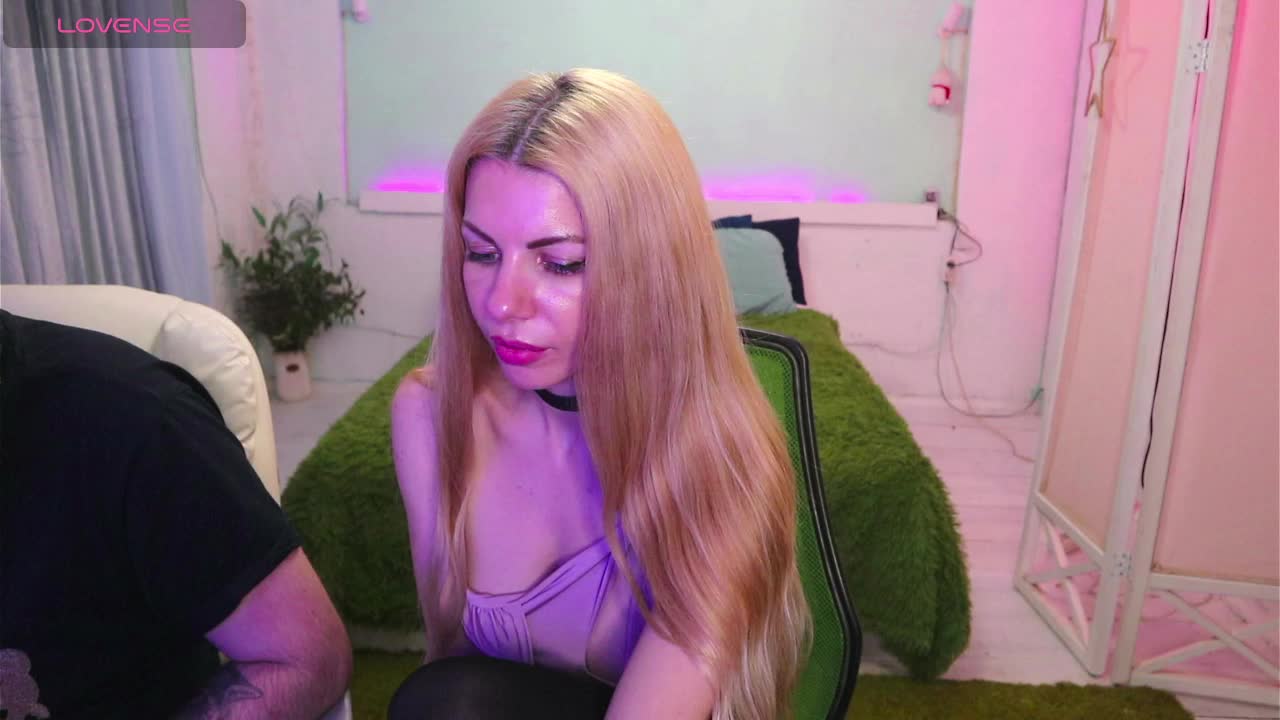 AlisaAleks Cam Model Chat April 29, 2026