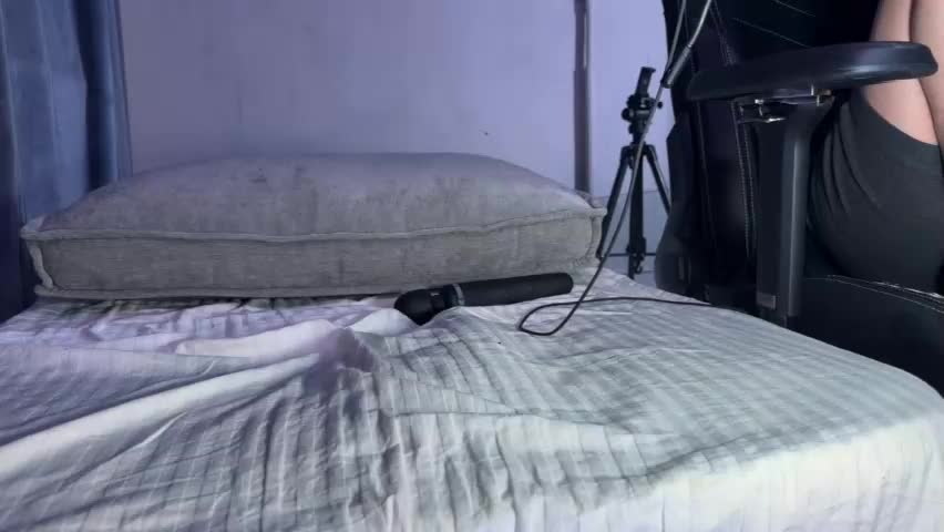 milana_sexwife Cam Model Chat May 1, 2026
