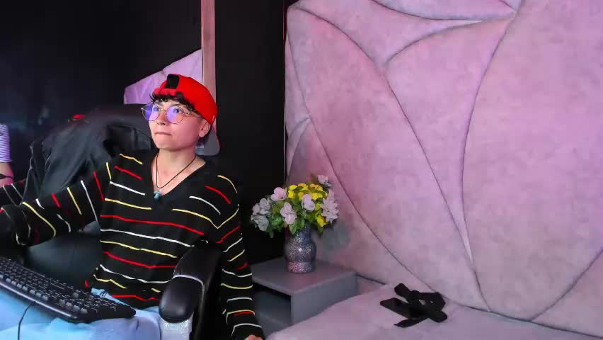 im_mathias Cam Model Chat May 1, 2026