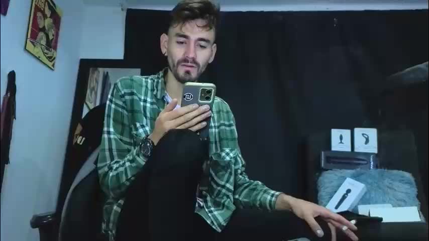 aaron_malikk Cam Model Chat May 1, 2026