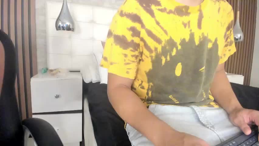 adamandsara Cam Model Chat May 2, 2026