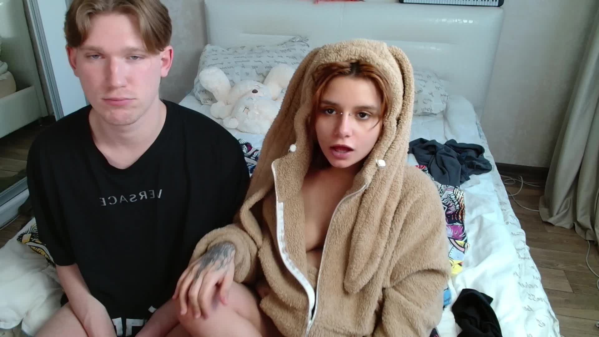 TheSluttyFox Cam Model Chat May 8, 2026