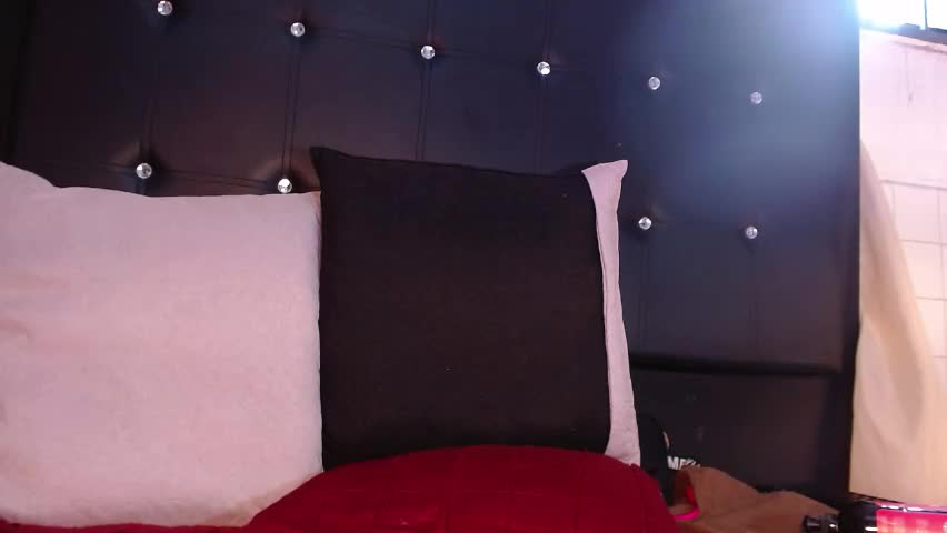 juan_and_luciana Cam Model Chat May 8, 2026