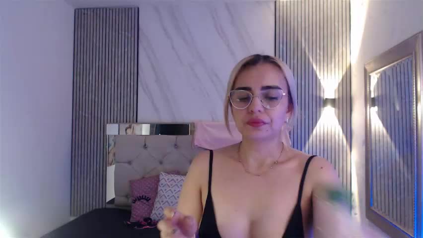 julieta__fox_ Cam Model Chat May 8, 2026