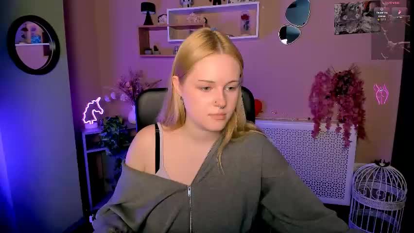 trixy_melison Cam Model Chat May 9, 2026